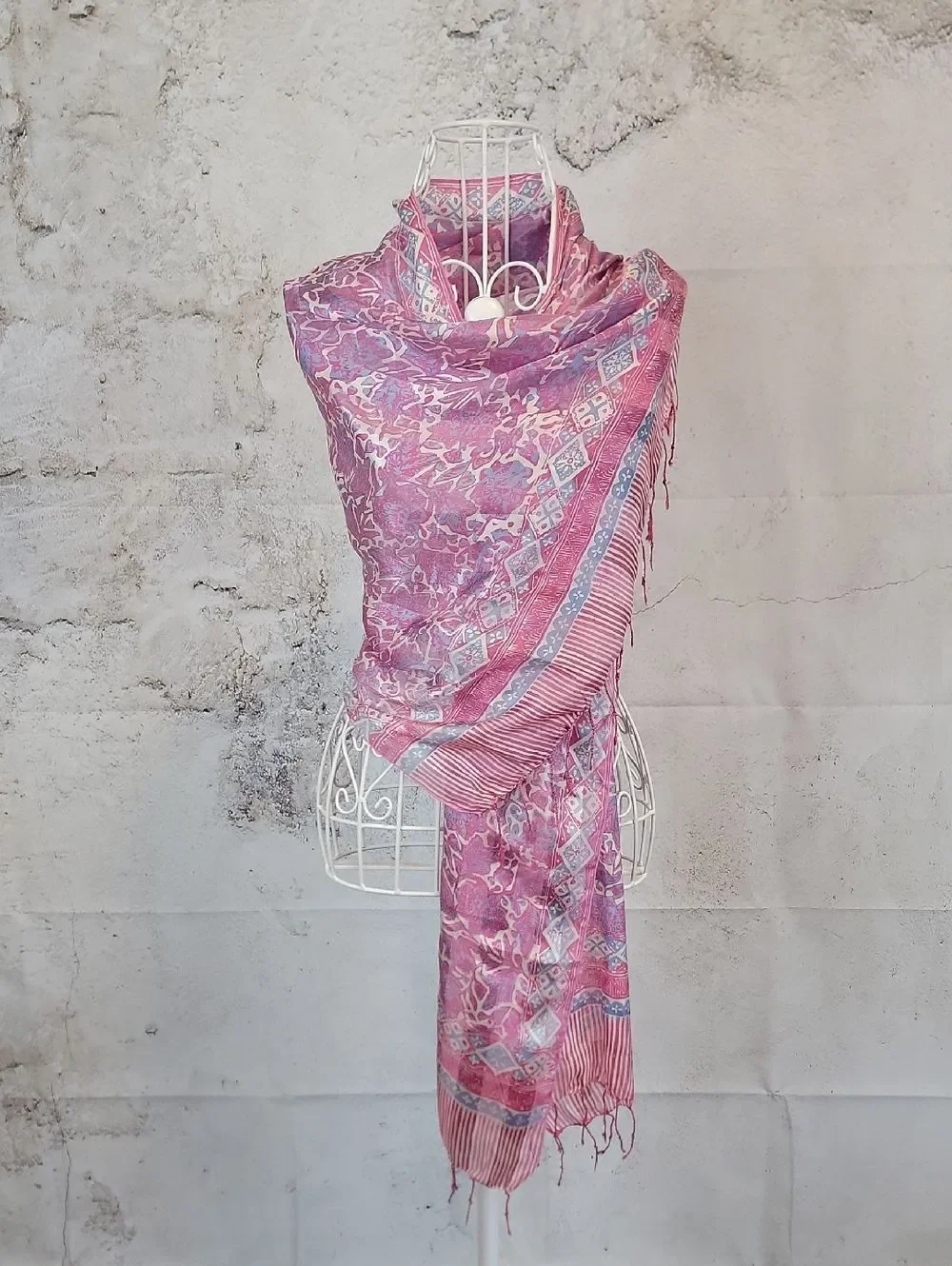 Silk Pink Abstract Floral Pattern Women's Scarf - Unbranded 63 Plus Fringe